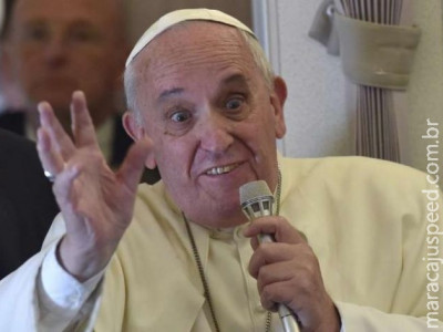 Papa pede que celulares não atrapalhem conversas em família