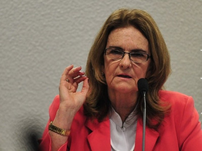Graça Foster e mais cinco diretores renunciam a cargos na Petrobras
