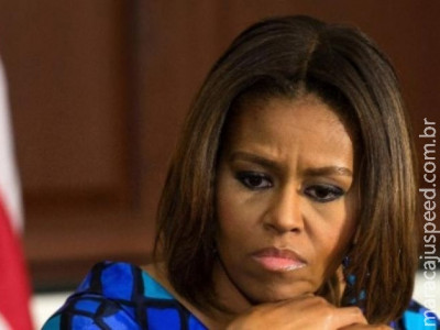 Apresentador é demitido após fazer comentário racista sobre Michelle Obama