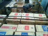Maracaju: PMA apreende caminhão carregado com 280 caixas de cigarros e remédios contrabandeados