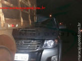 Maracaju: Condutor colide caminhonete Hilux com traseira de carreta estacionada