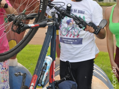 Maracaju: Ciclista percorre 1305 quilômetros para prestigiar a Festa da Linguiça