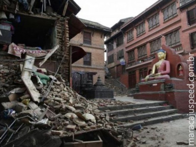 Três mulheres são resgatadas com vida oito dias após terremoto