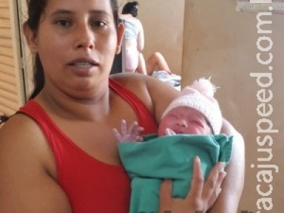 Em Sidrolândia, mulher ganha bebê em sua residência ajudada por uma vizinha