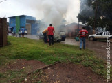 Maracaju: Veículo em chamas assustou moradores na Vila Juquita