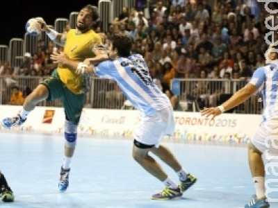 Brasil derrota Argentina na prorrogação e conquista o ouro no handebol masculino