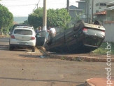 Maracaju: Colisão deixa veículo capotado na Av. Mario Correa