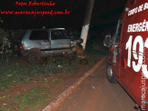 Maracaju: Condutor destrói veículo em colisão com poste de rede elétrica na madrugada deste domingo