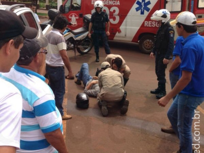 Maracaju: Bombeiros atendem ocorrência de acidente trânsito em frente a agência do Bradesco