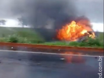 Maracaju/Itaporã: Colisão entre dois veículos deixa duas vítimas fatais após veículo pegar fogo na MS-157