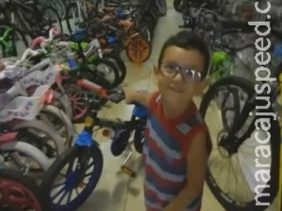 Pietramale mostra menino que juntou 500 reais em moedas para comprar bike à vista