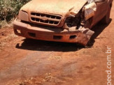 Maracaju: Colisão frontal entre veículos em estrada vicinal, deixa motorista preso em ferragem