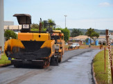 Ruas e avenidas de Maracaju estão recebendo recapeamento. Investimentos através de recursos da Prefeitura Municipal