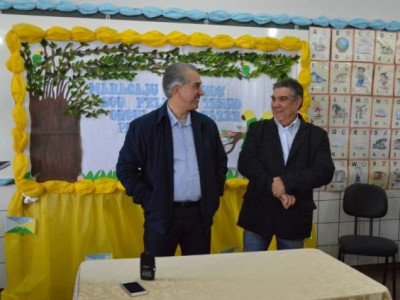 Na comemoração dos 92 anos de Maracaju no sábado - 11 de junho, o prefeito Maurílio, fez a entrega de materiais para as áreas de educação, esporte e saúde