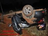 Maracaju: Condutor perde controle de veículo, capota na MS-157 e vítimas ficam presas no veículo