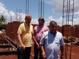 Maracaju: Deputado visita obra, e garante Clinica da Mulher