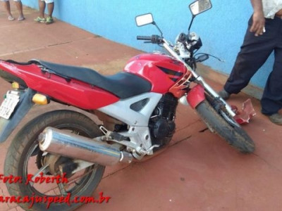 Maracaju: Colisão entre duas motocicletas em rotatória deixa vítima com fratura