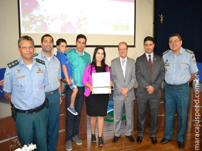 Dra. Simone Almada Góes (MPE) recebeu prêmio Tenente-Coronel Ana Neize Baltha por indicação da PM de Maracaju