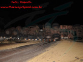 Maracaju: Buraco na rodovia BR-267 aberto por empresa de manutenção ocasiona tombamento de carreta bi-trem com cerca de 37 toneladas de soja