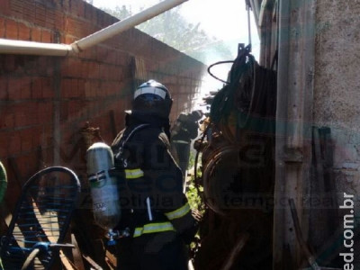Maracaju: Bombeiros atendem ocorrência de possível incêndio em Tornearia Maracaju: Bombeiros atendem ocorrência de possível incêndio em Tornearia