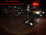 Maracaju: Motociclista empurra ônibus na Vila Juquita e sofre grave lesão na perna