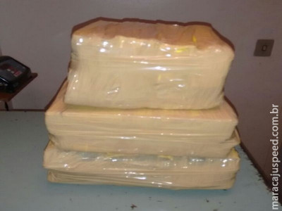 Mulher maracajuense é presa com mais de 11 kg de maconha e 19 gramas de pasta base de cocaína no interior de ônibus
