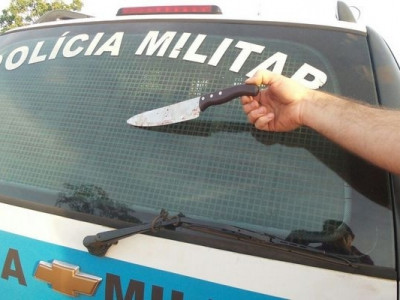 Com medida restritiva, homem invade casa da ex-mulher para esfaqueá-la Com medida restritiva, homem invade casa da ex-mulher para esfaqueá-la