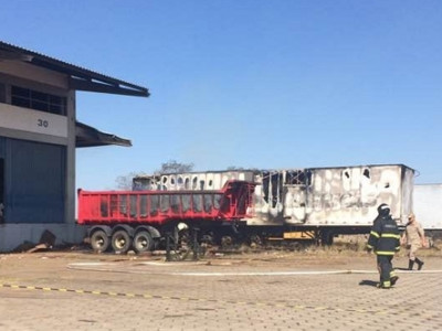 Incêndio que atingiu transportadora começou em vegetação de terreno