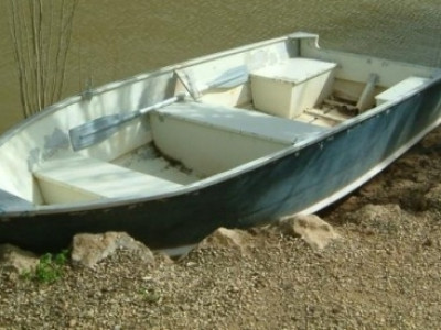 Ladrões armados usam barco para fazer arrastão na beira de rio