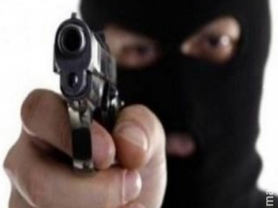 Maracaju: Bandidos assaltam mercearia e ameaçam idoso de 84 anos com facão Maracaju: Bandidos assaltam mercearia e ameaçam idoso de 84 anos com facão