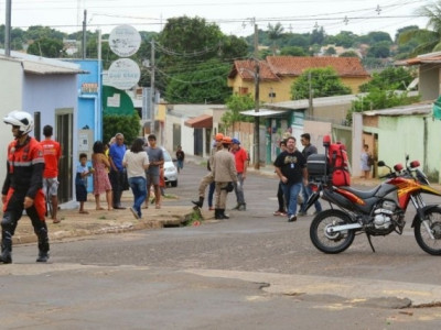 Rapaz esfaqueado nas costas morre durante cirurgia na Santa Casa Rapaz esfaqueado nas costas morre durante cirurgia na Santa Casa