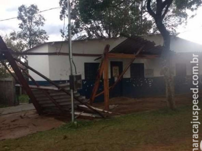 Temporal deixou casas destelhadas e moradores sem energia elétrica em MS