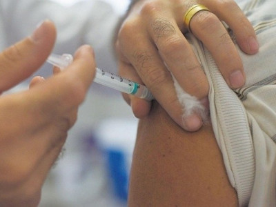 Anvisa libera vacinação em farmácias de todo o país