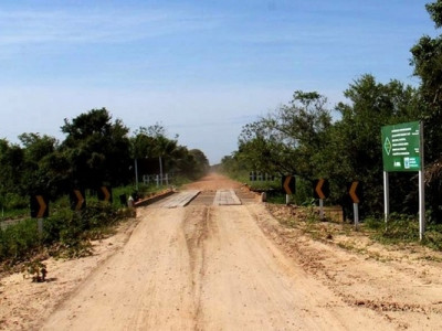 Agesul realiza serviço emergencial e libera ponte na MS-184 para caminhões Agesul realiza serviço emergencial e libera ponte na MS-184 para caminhões