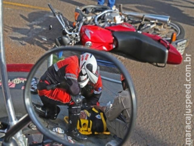 Motorista faz conversão proibida e causa acidente em esquina da Ceará Motorista faz conversão proibida e causa acidente em esquina da Ceará