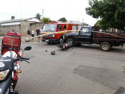 Colisão no Taveirópolis: bombeiros ressuscitam garupa em parada cardíaca