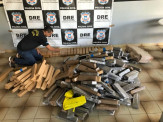 Polícia Civil, PRF e DOF apreendem 372 tabletes de maconha em veículo roubado
