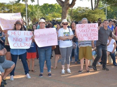 Educadores denunciam que prefeitura desrespeita negociação e tenta burlar MPE Educadores denunciam que prefeitura desrespeita negociação e tenta burlar MPE