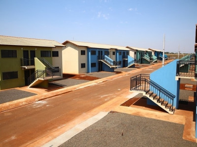 Douradenses recebem hoje chaves de 512 apartamentos no Conjunto Ildefonso Douradenses recebem hoje chaves de 512 apartamentos no Conjunto Ildefonso