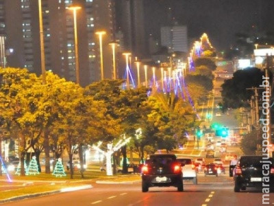 Iluminação em “superpostes” na Euler de Azevedo ficará pronta em 150 dias Iluminação em “superpostes” na Euler de Azevedo ficará pronta em 150 dias
