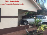 Maracaju: Condutora perde controle de veículo de luxo e destrói muro e invade residência Maracaju: Condutora perde controle de veículo de luxo e destrói muro e invade residência
