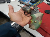 Maracaju: PM prende homem em flagrante por porte ilegal de arma de fogo de uso permitido Maracaju: PM prende homem em flagrante por porte ilegal de arma de fogo de uso permitido