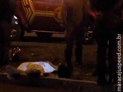 Dupla morre atropelada por veículo de vítima que havia acabado de roubar Dupla morre atropelada por veículo de vítima que havia acabado de roubar