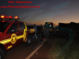 Maracaju: Bombeiros atendem ocorrência de tombamento de carreta carregada com pó de pedra na BR-267 Maracaju: Bombeiros atendem ocorrência de tombamento de carreta carregada com pó de pedra na BR-267
