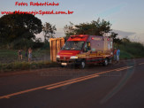 Maracaju: Bombeiros atendem ocorrência de tombamento de carreta carregada com pó de pedra na BR-267