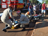 Maracaju: Corpo de Bombeiros atendem ocorrência de acidente colisão entre veículo e motociclista na Vila Adrien