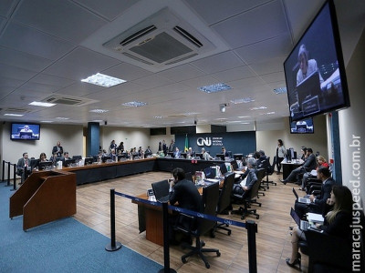 Cartórios são proibidos de fazer escrituras públicas de relações poliafetivas Cartórios são proibidos de fazer escrituras públicas de relações poliafetivas