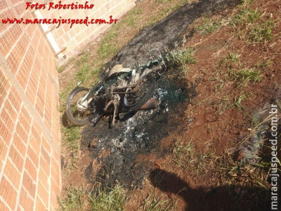 Maracaju: Polícia Militar recupera motocicleta furtada, após a mesma ser incendiada em terreno baldio nas proximidades do Conjunto Árvores do Cerrado