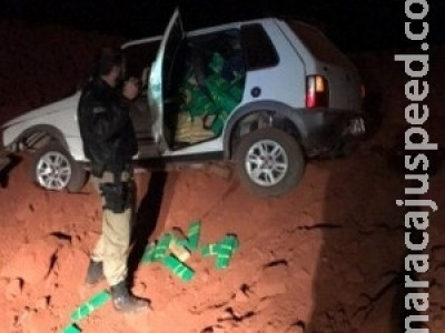 Motorista perde o controle e abandona carro carregado com maconha Motorista perde o controle e abandona carro carregado com maconha