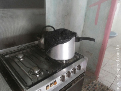 Panela esquecida no fogo causa princípio de incêndio em residência de MS Panela esquecida no fogo causa princípio de incêndio em residência de MS